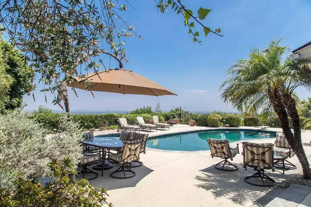 Amazing View-Pool-Spa Home Near Universal Studios & Beverly Hills Los Angeles Villa