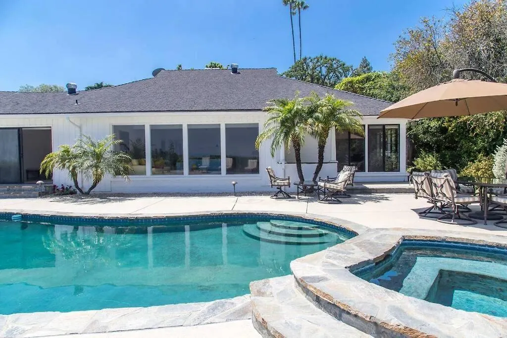 Amazing View-Pool-Spa Home Near Universal Studios & Beverly Hills 로스앤젤레스 0*,